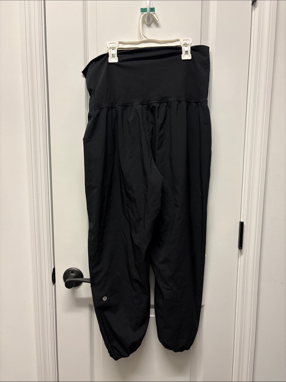 Lululemon yoga pants size 10 - Picture 2 of 4